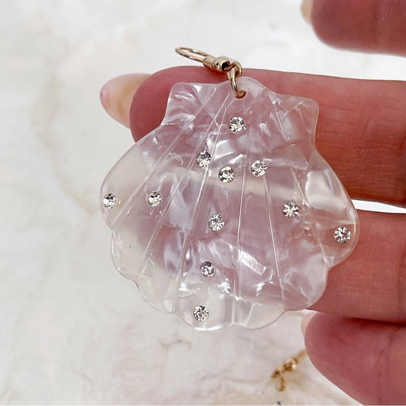 White Faux Shell CZ Dangle Earrings NWOT - Picture 4 of 11